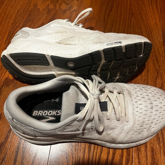Brooks - Men's “Ghost” Casual Running Sneaker - Picture 2 of 6